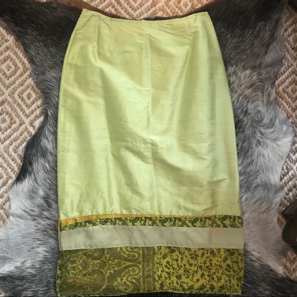 Adorable silk skirt. Down to knees.
